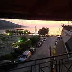 Achille\'S Apartment