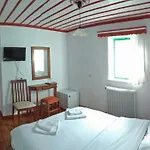 Guesthouse Iro