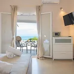Eden Sea View Studios