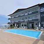 Akrothalassia