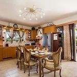 Laylande House