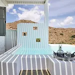 Wise Luxury Suites