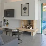 The H Experience - The Blue Lounge With Swimming Pool