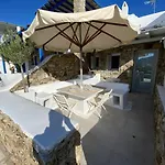 Rineia Complex By Live&Travel