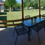 Camping Linaraki Apartments & Bungalows