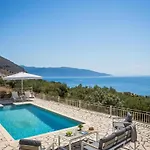 Villa Irida