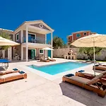 Amari Villa