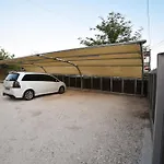 Apartments Stoudios Georgias