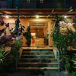 Hotel Loula Rooms And Apartments