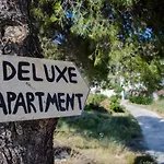 Deluxe Apartment Near The Airport Adults Only