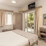 Niriis Hotel