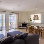 Seafront Luxury Suite