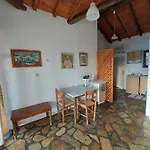 Beautiful House 800M From Koumeika, Samos