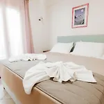 Zorbas Apartments