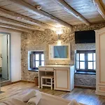 Trapela Areopolis, Boutique Hotel