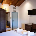 Trapela Areopolis, Boutique Hotel