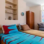 Niki\'S Traditional House
