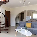 Port View House-Comfy Family Apartment-Panoramic View