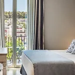 Aenos Hotel