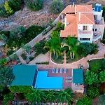 Villa Maira Luxurious With Private Swimming Pool