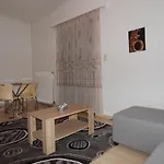 Cozy Apartment For 2-5 People-Center Tripoli 1