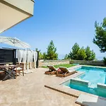 Spa Villa - Sunny Villas Hanioti