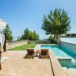Spa Villa - Sunny Villas Hanioti