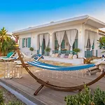 Anemos Beach House, By Zantewize