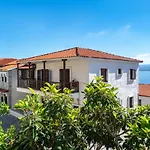 Kritikos Apartments