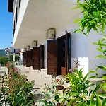 Kritikos Apartments