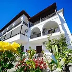 Kritikos Apartments