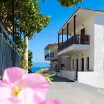 Kritikos Apartments
