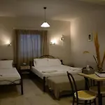 Thalis Rooms