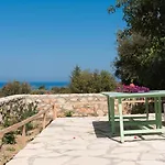 Aura Traditional Apartment