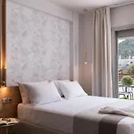 Afros Suites