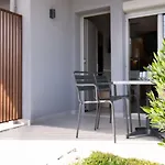 Afros Suites