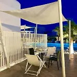 Queen Boutique Suites