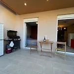 Kozani Hideaway For 2!