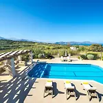 Iremia Luxury Villa With Pool