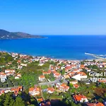 Grand Blue Apartment