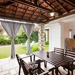 Pyrgos Bungalows