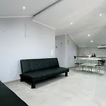 Aliki\'S Apartment