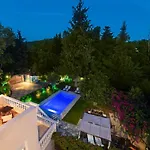 Villa Small Paradise With Pool & Jacuzzi \