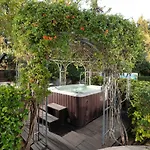 Villa Small Paradise With Pool & Jacuzzi \