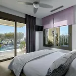 Moonlight Seafront Apartments