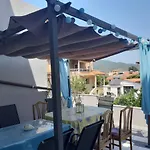Soula\'S Sunshine Big Apartment