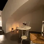White Orchid Cave House & Studio