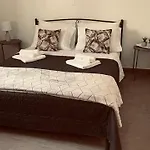 Elli\'S House