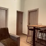 Elli\'S House