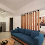 La Casa New Central Coastal Apartment & Jacuzzi